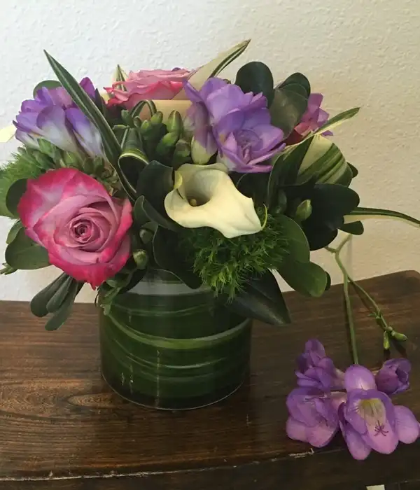 Gelin Çiçekleri ve Güller