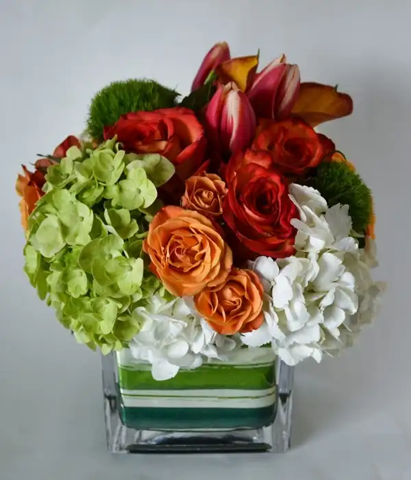 Güllerin ve Ortancaların Aşkı