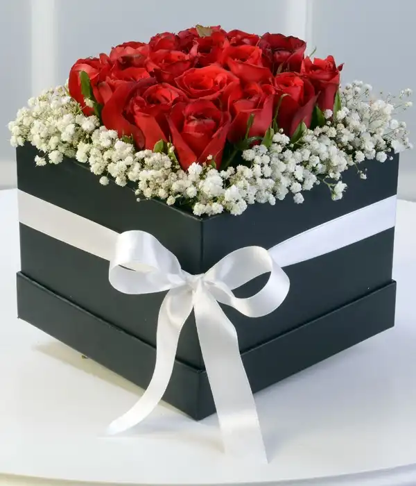 Kutuda Kırmızı Güller