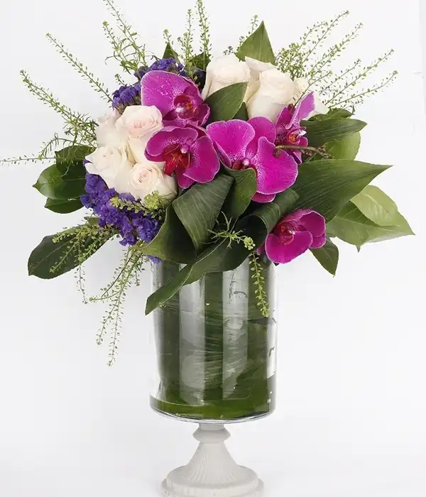 Lila Orkideler ve Güller